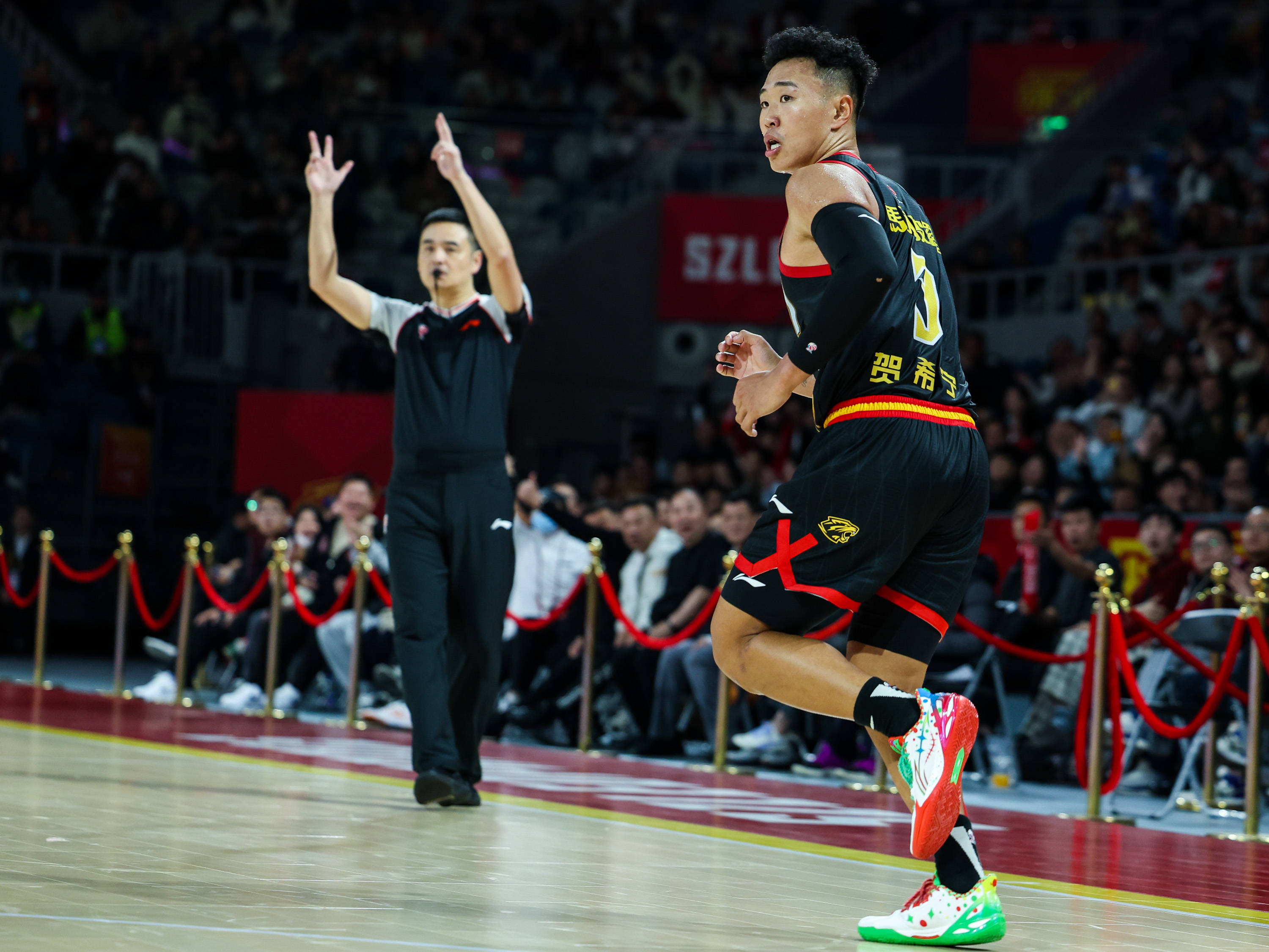 爱游戏APPCBA季后赛加时末段热度飙升利物浦远射贴柱备战CBA常规赛，媒体一致点评：德罗巴在掘金比赛中精彩发挥的简单介绍